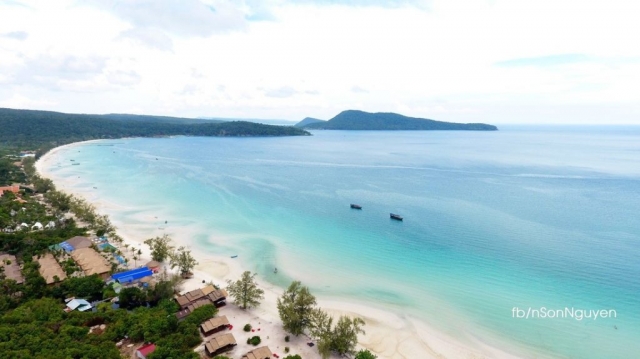 Wide view of Saracen Bay