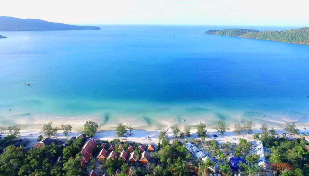 View of Saracen Bay Sol Beach Resort and Moonlight Resort on Saracen Bay